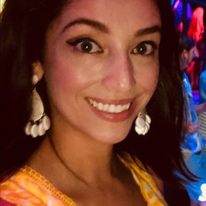 Meet your Posher, Christina